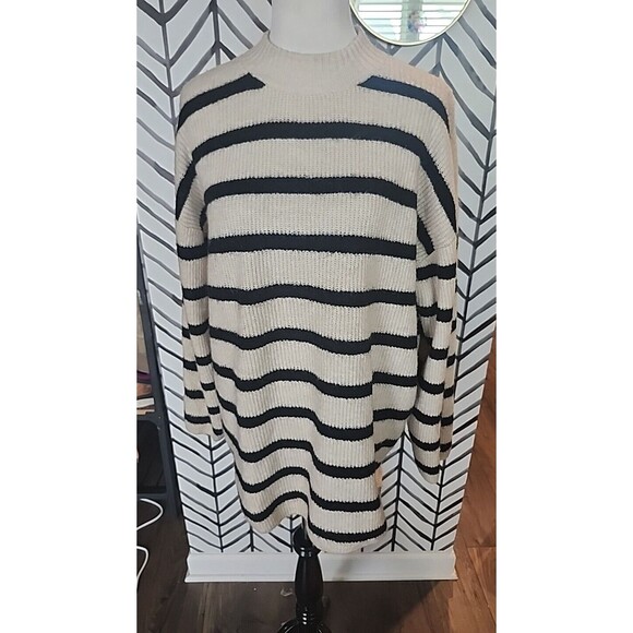 H&M Women Striped Sweater Medium Black Cream Knit Mock Neck Long Sleeve Oversize - Picture 1 of 8